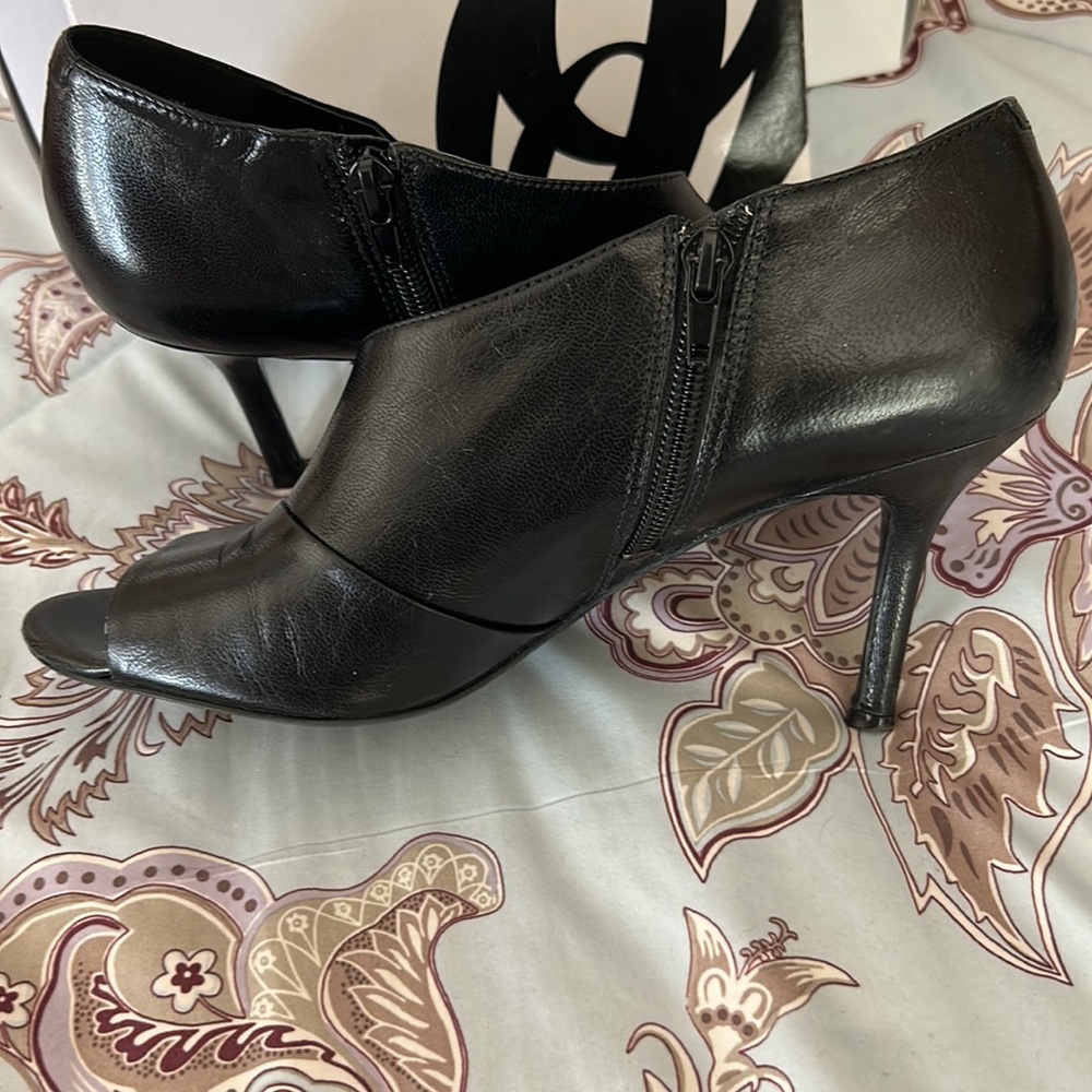 Nine West Side Zipper Open Toe Heel - image 4